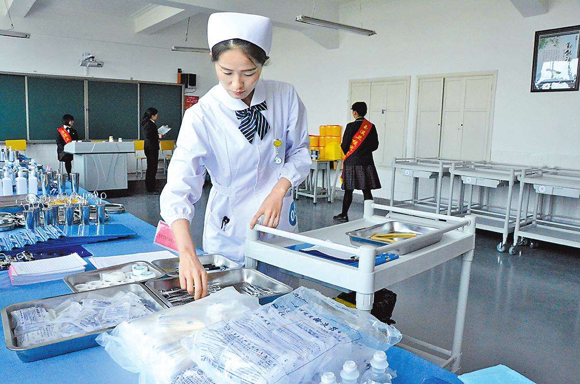 ��ʿ�������Ͷ��