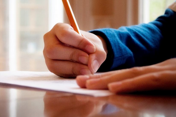 ���Ʊ�ҵ���ĵ�ժҪ����ôд